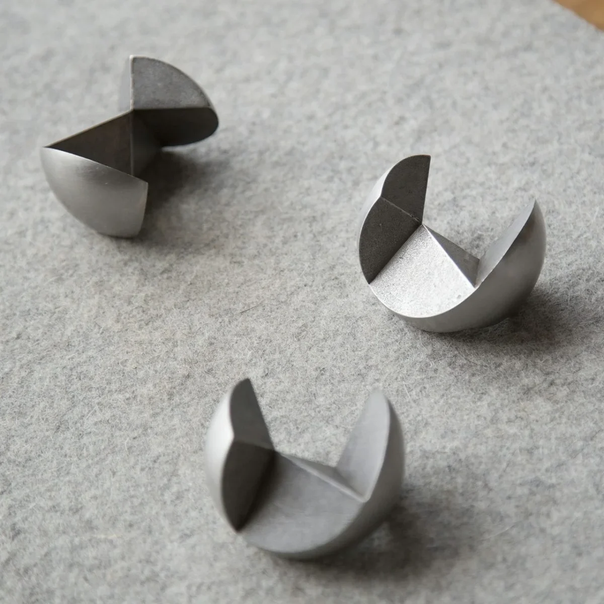 Venn Puzzle - Steel - Lifestyle 2